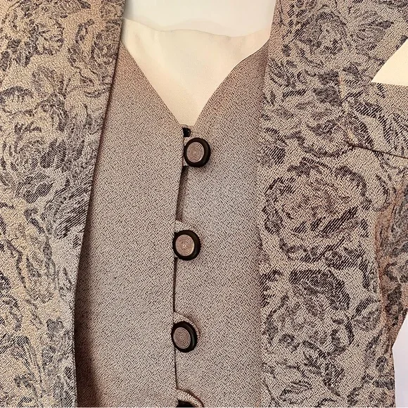 v i n t a g e :: Unique Romantic Victorian Blazer & Built In Vest - Picture 4 of 15